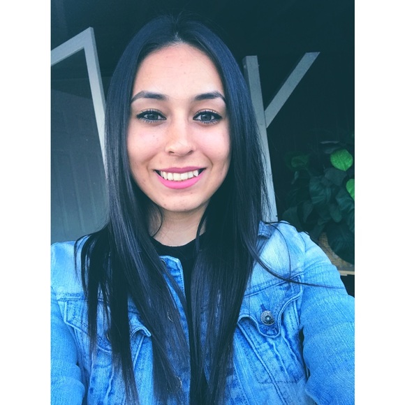 Meet your Posher, Lizet - Picture 1 of 1